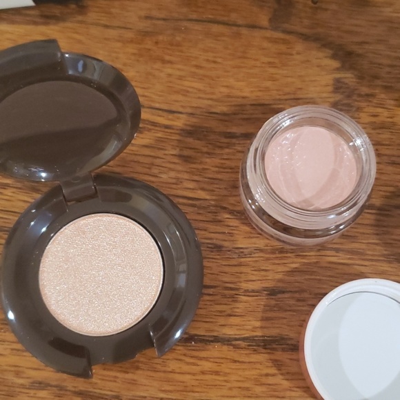 Becca Samples - a Sephora Beauty Insider Set - Picture 2 of 8